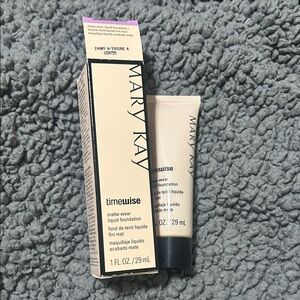 Mary Kay Timewise Matte-Wear Liquid Foundation - Ivory